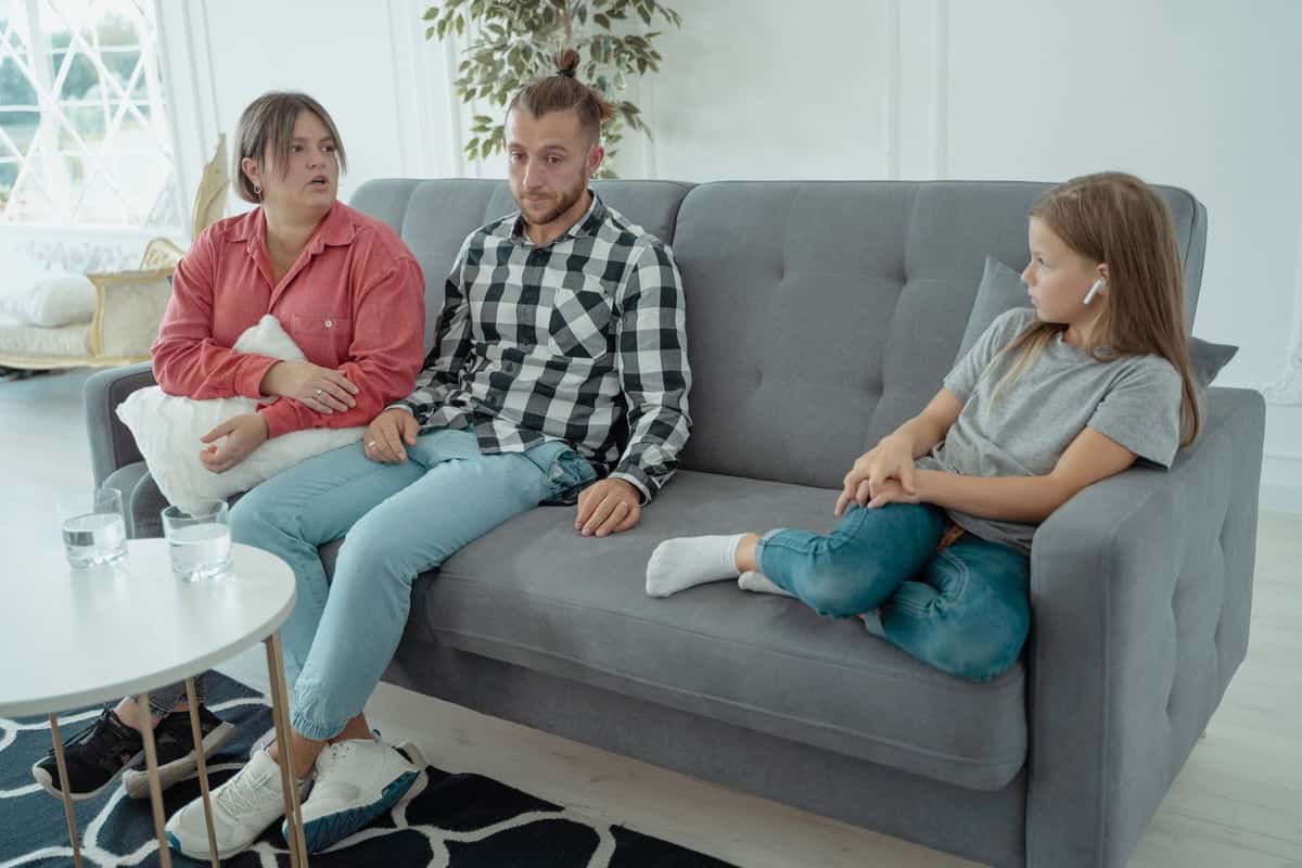 מרכז קשר — מפגש מפוקח בין הורה לילד בליווי איש מקצוע