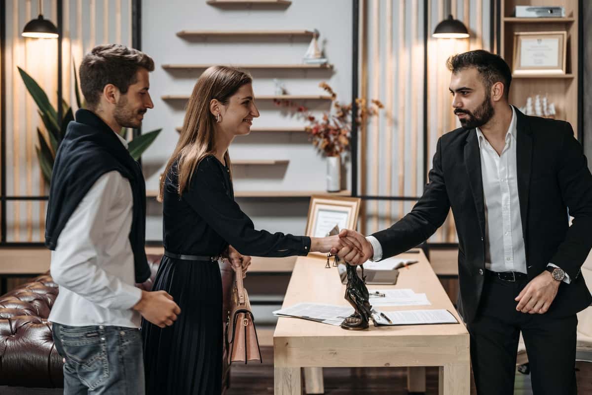 עורך דין גירושין בהסכמה — שיטת השקט הנפשי: גישור והסכמה לצד ייצוג נחוש בבית המשפט